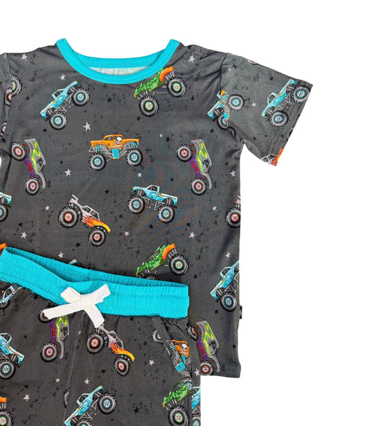 Big Wheelin: Pocket Short & Tee