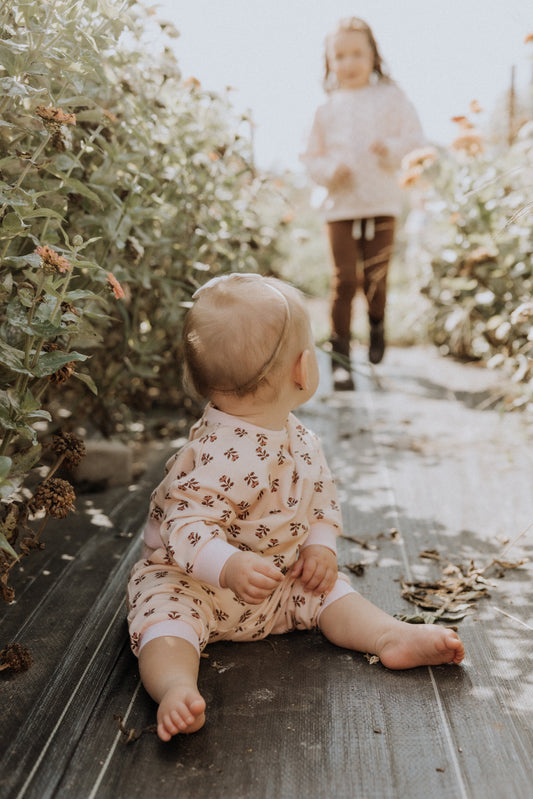Fleece Joggers in Wild Rose